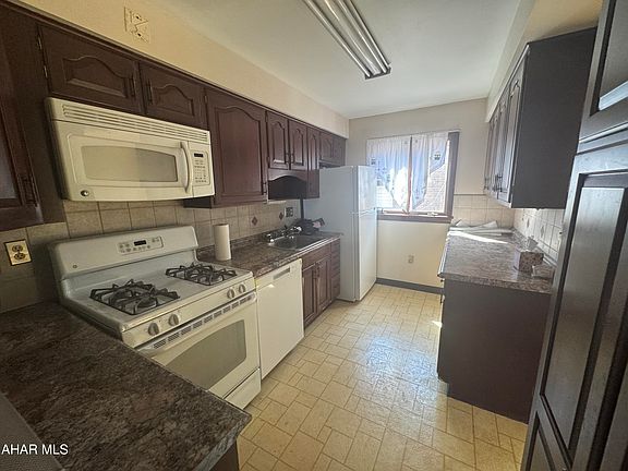5th image of 309 4th St