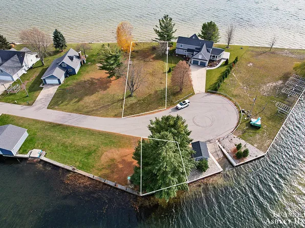 S Nora Dr, Lake City, MI 49651