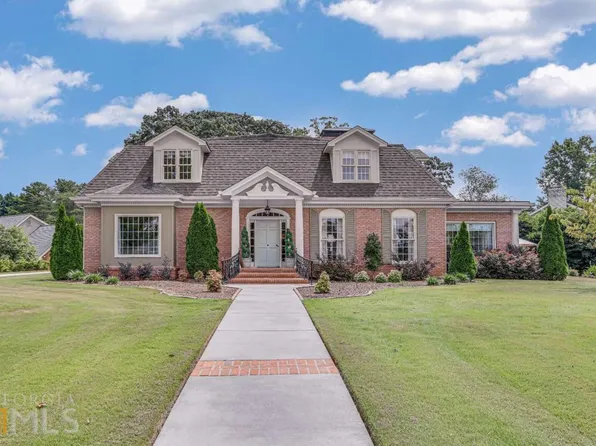 126 Woodlake Dr, Gainesville, GA 30506