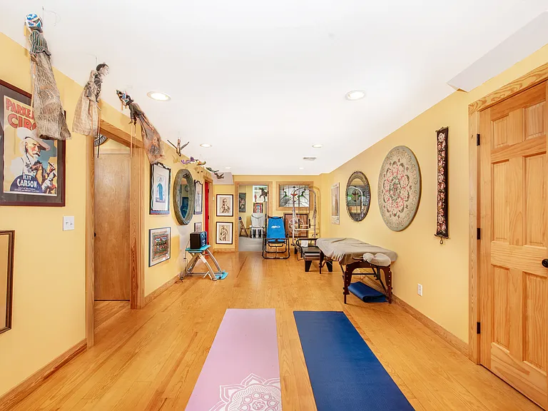 6 White Ln — Photo 15