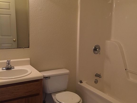 5th image of 261 S Lewis Ave APT 5