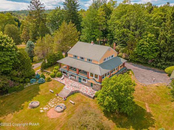 111 Prospect Ave, Mount Pocono, PA 18344