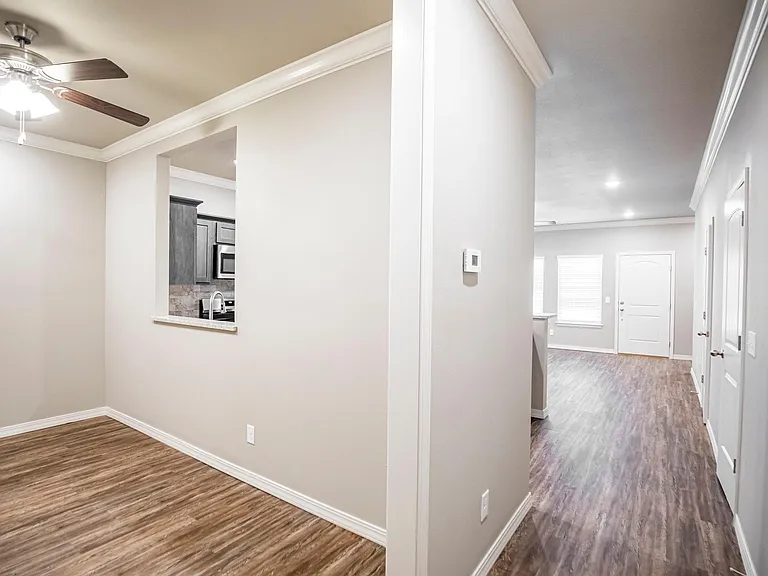101 N Allen St — Photo 13