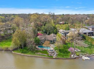 3945 Kirkland Ct, Bloomfield Hills, MI 48302