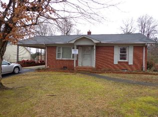 305 James St, Lexington, NC 27295