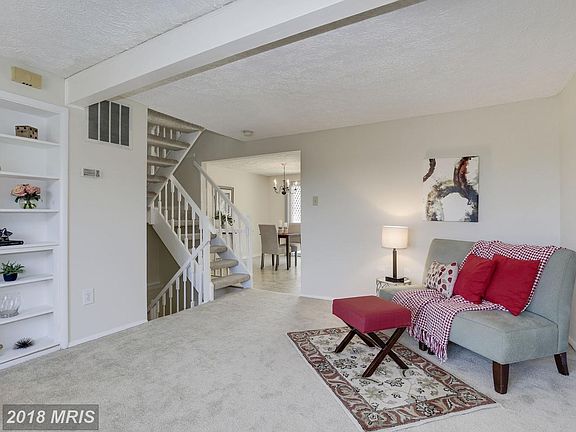 3rd image of 3111 Holly Berry Ct
