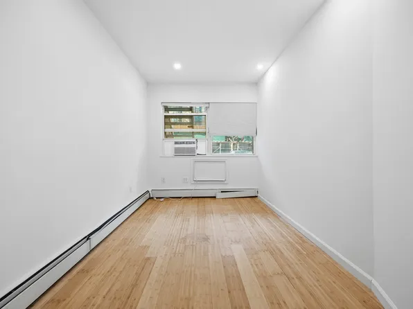 20 Starr Street image 12 of 27