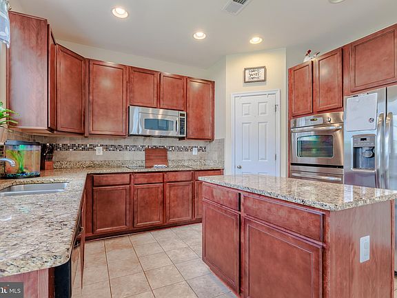 3rd image of 153 E Meadow Dr