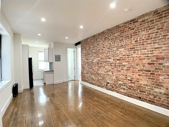 2nd image of 580 Saint Nicholas Ave #B1