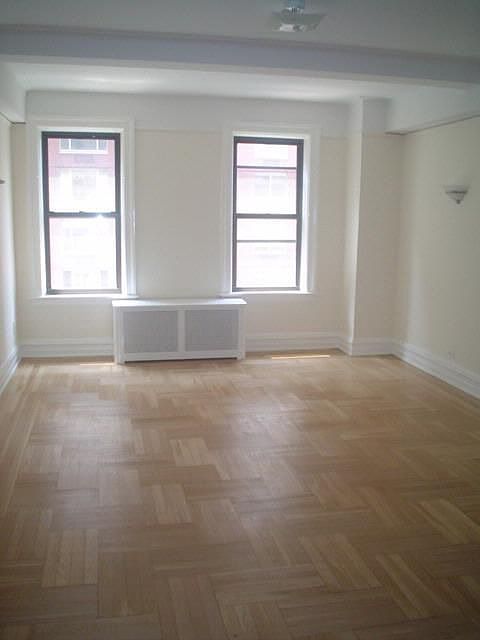 1st image of 311 E 72nd St