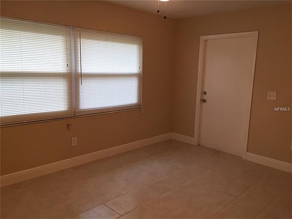 4th image of 325 Alma St