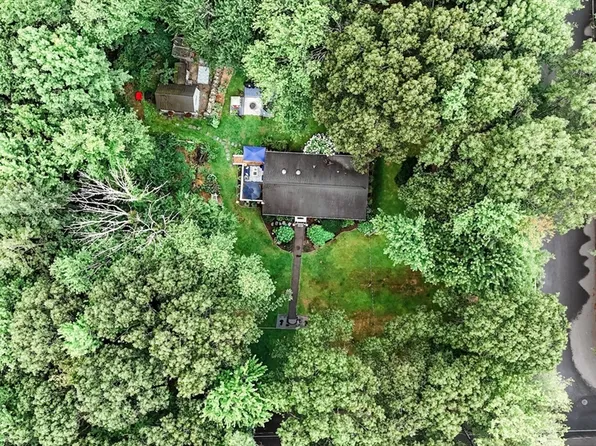 19 Park St, Mendon, MA 01756