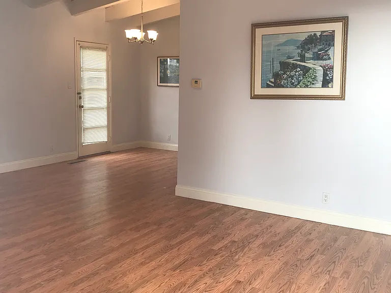355 Norfolk Dr — Photo 8