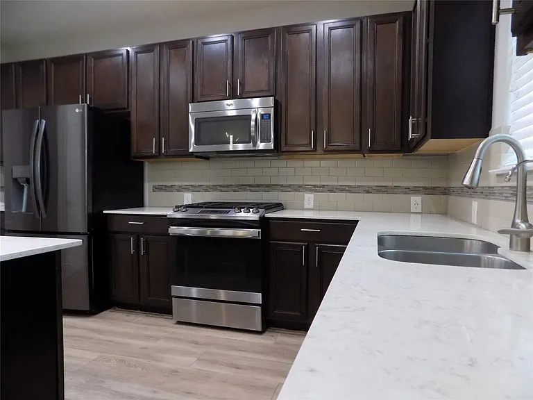 3702 Aubergine Springs Ln — Photo 5