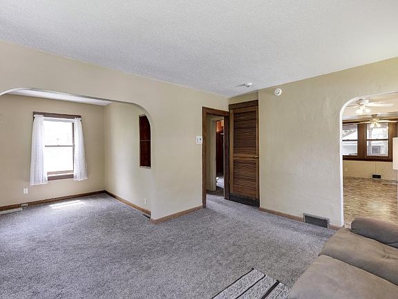 5th image of 5528 35th Ave S