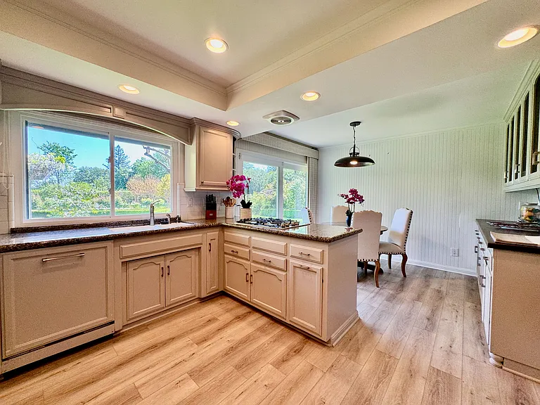 1701 Zinfandel Ln — Photo 9