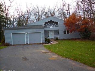 28 Kingswood Dr, Manchester, CT 06040