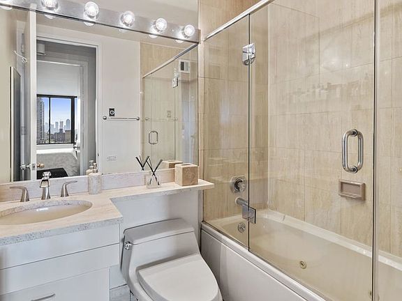 5th image of 255 E 49th St APT 20C