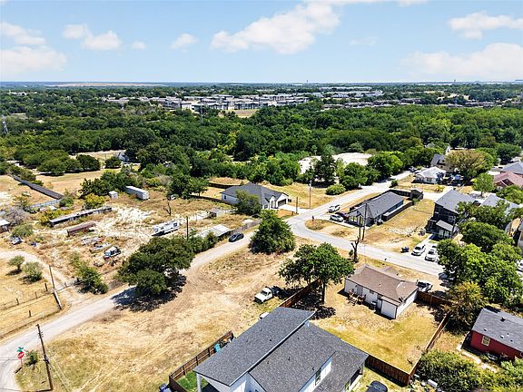 3rd image of 2741 Camel Ct