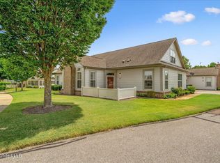 8817 Parkview Oaks Cir, Olive Branch, MS 38654