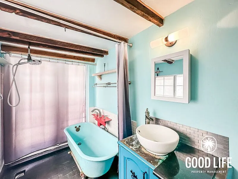 2 bed, 1.5 bath, 822 sqft, $2,800 — Photo 4