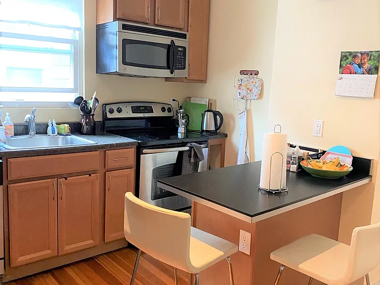 36 Burnside Ave #2 — Photo 4