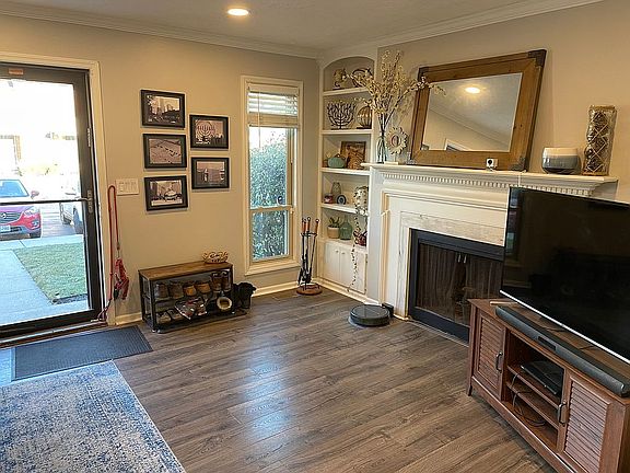 2nd image of 5263 Meadowknoll Ln