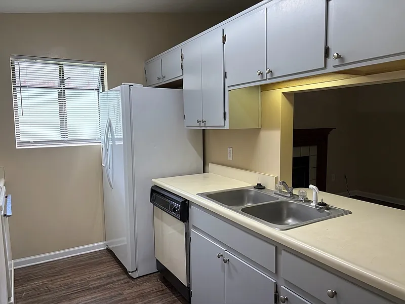 2 bed, 2.0 bath, 1030 sqft, $1,275 — Photo 4