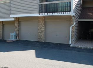 57 N Slope, Clinton, NJ 08809