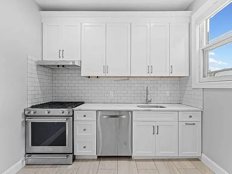 Liberty Pl — Photo 8