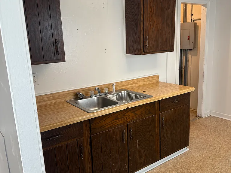 2403 N Fares Ave — Photo 6