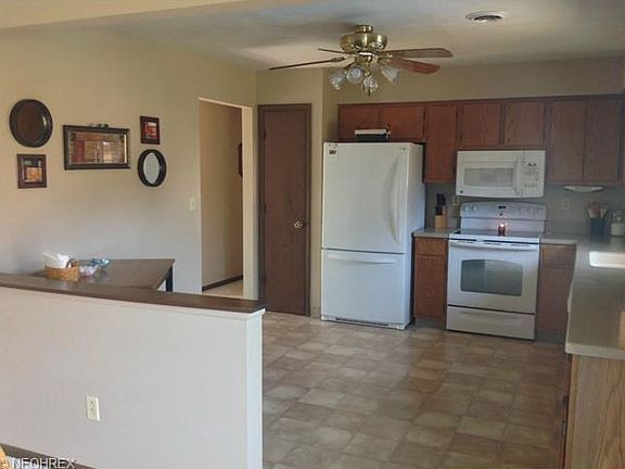 3rd image of 705 Pepperwood Dr