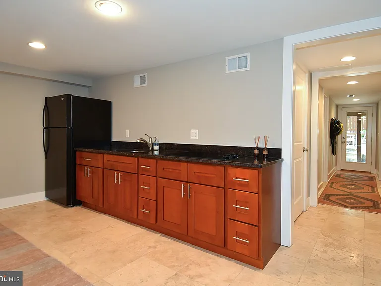 1528 Spring Pl NW — Photo 18