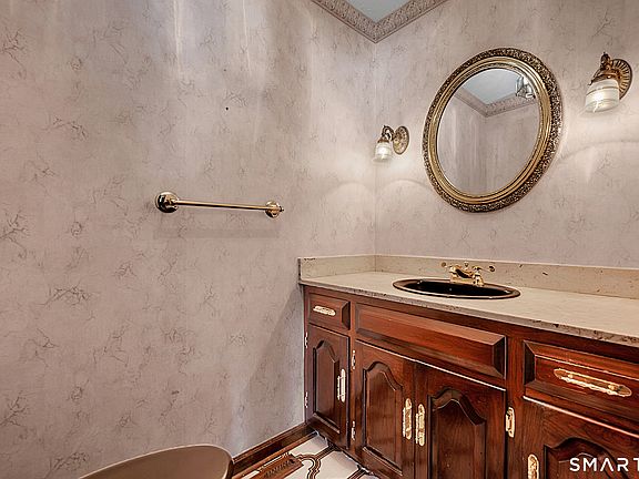 5th image of 22 Highmeadow Road