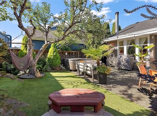 1109 Caledonia Ave, Victoria, BC V8T 1E9