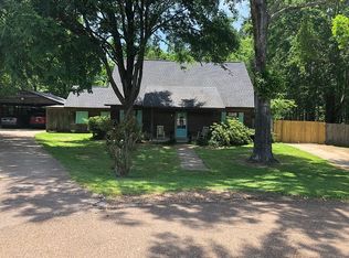 140 Country Ln, Canton, MS 39046