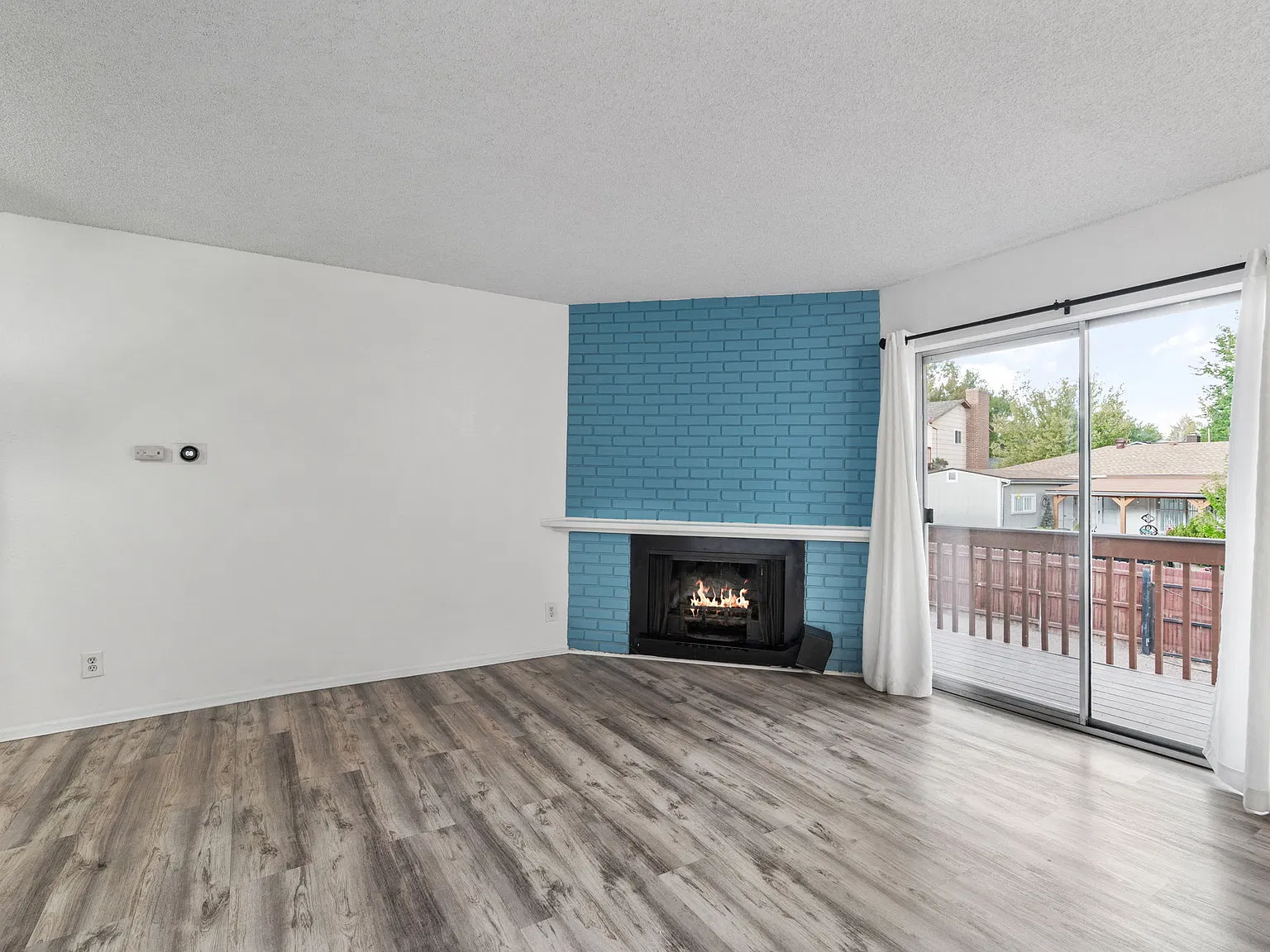 2 bed, 924 sqft, $1,700 — Photo 1