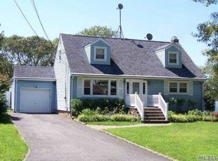 114 Paula Blvd, Selden, NY 11784