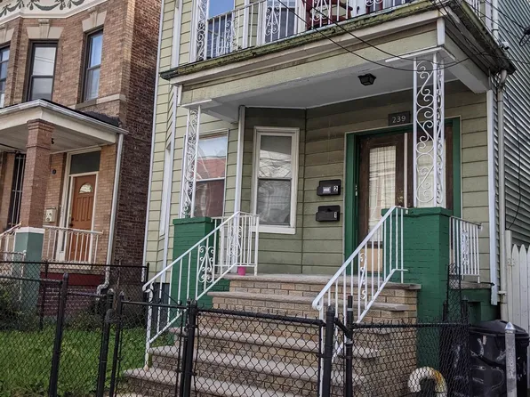 239 Bayview Avenue image 1 of 20