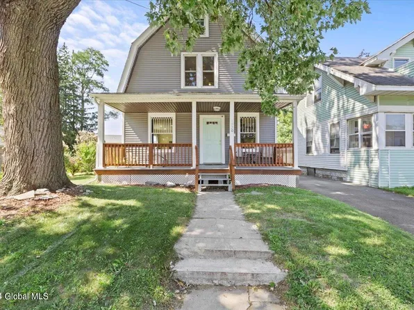 1820 Hamburg Street, Schenectady, NY 12304