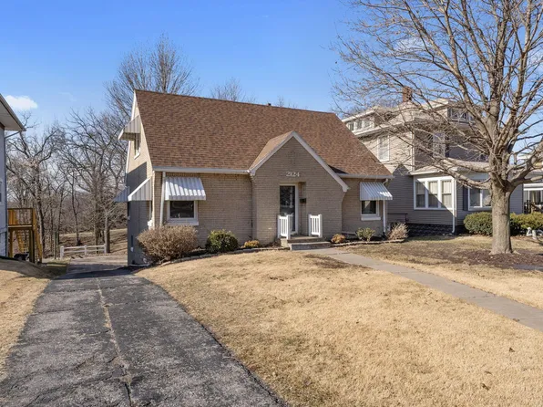 2124 Mulberry Ave, Muscatine, IA 52761