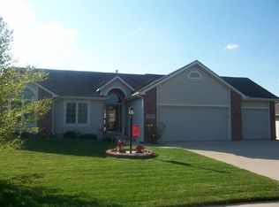 16201 Fleetwood Ct, Huntertown, IN 46748