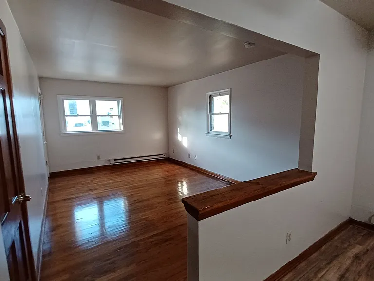 519-521 E Broad St — Photo 30