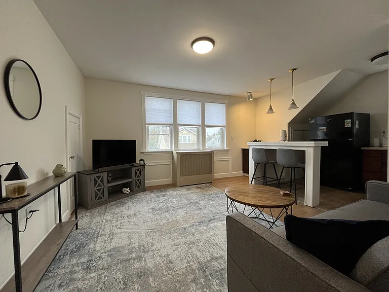 3023 Harvard Ave — Photo 3