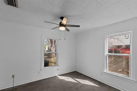 3 bed, 1400 sqft, $900 — Photo 4