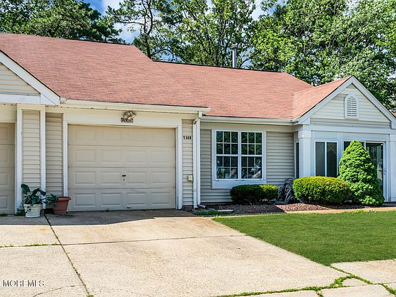 3rd image of 1206B Thornbury Lane