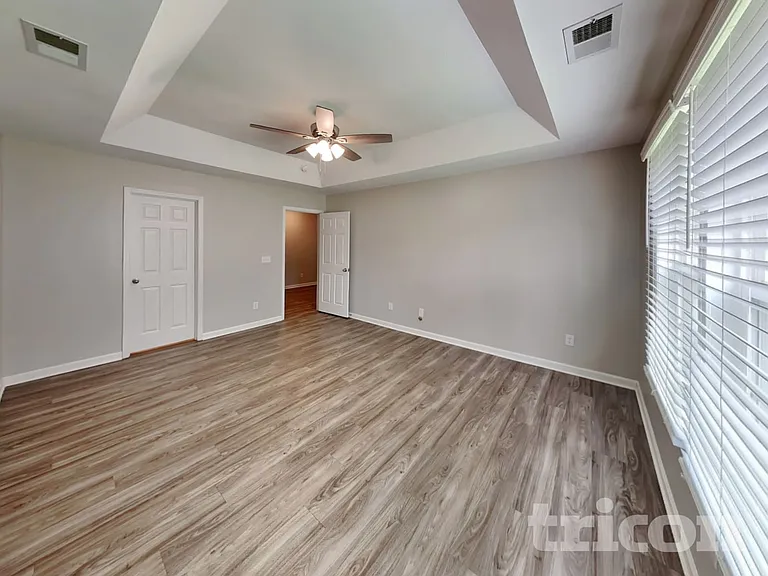 1204 Green Turf Ln — Photo 8