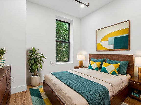 3rd image of 30 Lefferts Pl APT 3