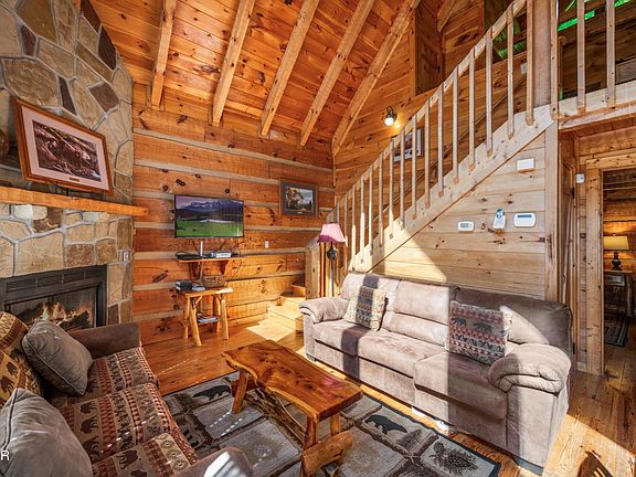 4th image of 1226 Upper Alpine Way