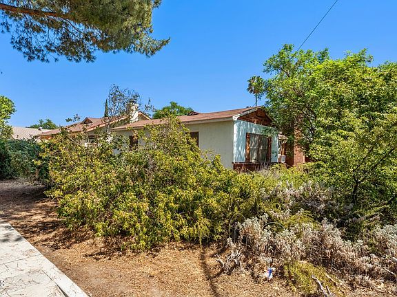3rd image of 10728 Shoshone Ave